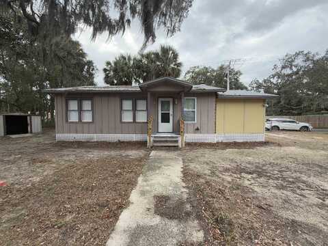 2113 Silverlake Dr, Palatka, FL 32177