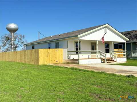 804 E 4th Street, Nixon, TX 78140