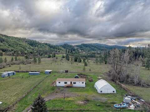 1330 Glenbrook Loop Rd. Road, Riddle, OR 97469