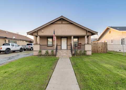 661 N Elmwood Avenue, Lindsay, CA 93247