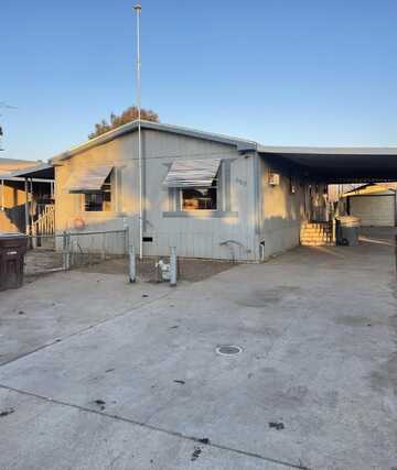 660 S Avery Avenue, Farmersville, CA 93223