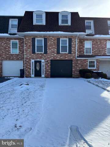 110 MEADOWCREEK DRIVE, CHAMBERSBURG, PA 17201