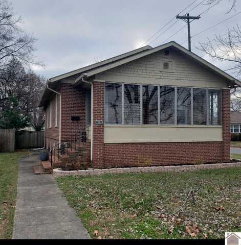 1758 Jefferson, Paducah, KY 42001