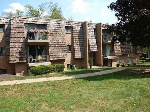 921 Forest Green Dr, Crescent, PA 15108