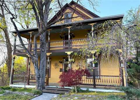 2 Prospect AVE, Eureka Springs, AR 72632