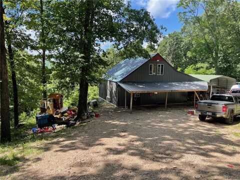 8 Cove LN, Holiday Island, AR 72631