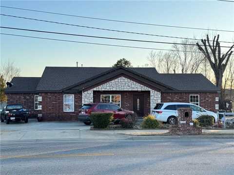 1610 W Olive ST, Rogers, AR 72756