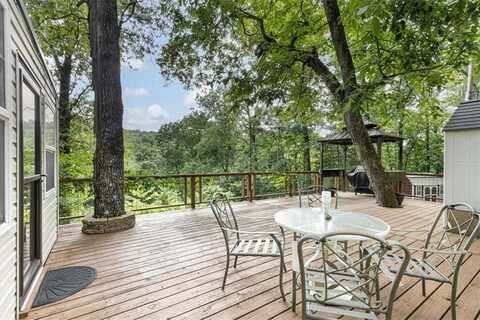 943 Hickory LN, Pineville, MO 64856