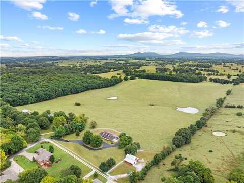 * Creekwood RD, Harrison, AR 72601
