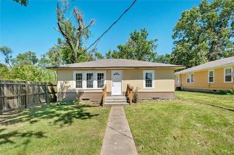 107 C ST, Rogers, AR 72756