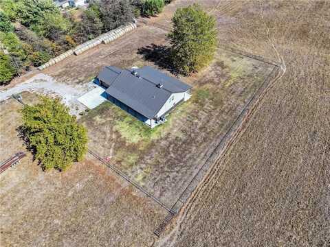 10200 Bloomfield N RD, Gentry, AR 72734