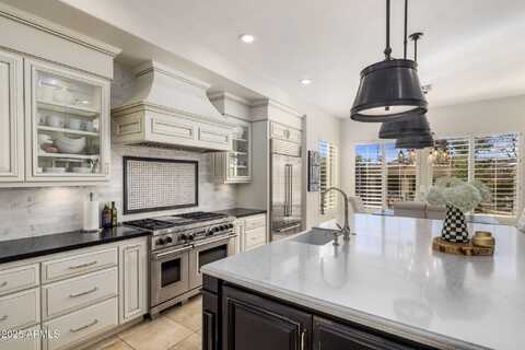 7040 N 1ST Avenue, Phoenix, AZ 85021