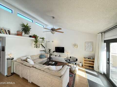 1832 N 52ND Street, Phoenix, AZ 85008