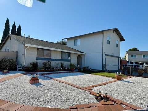 2401 La Salle Court, Fairfield, CA 94533