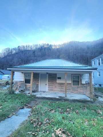 1104 JOHNSON AVENUE, MULLENS, WV 25882