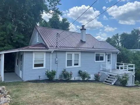 222 MCBERRY STREET, BECKLEY, WV 25801