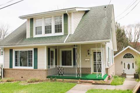 209 WICKHAM AVE, BECKLEY, WV 25801