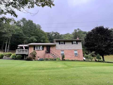 364 TREADWAY ROAD, FAYETTEVILLE, WV 25840