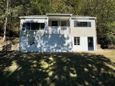 400 FAIRVIEW AVENUE, MULLENS, WV 25882