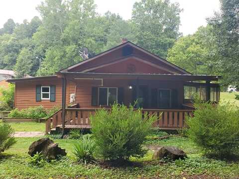 952 MEADOW FORK SCHOOL ROAD, OAK HILL, WV 25901