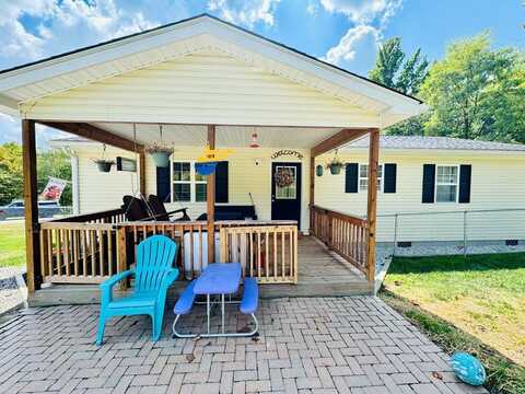 110 GOLDEN MEADOW LANE, GLEN MORGAN, WV 25813