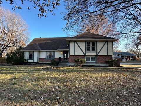 405 SE Westwind Drive, Out Of Area (LOBR), MO 64063