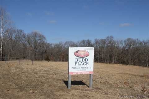 Budd Place, Edwards, MO 65326