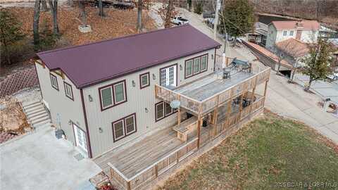 401 Putt N Bay Drive, Sunrise Beach, MO 65079