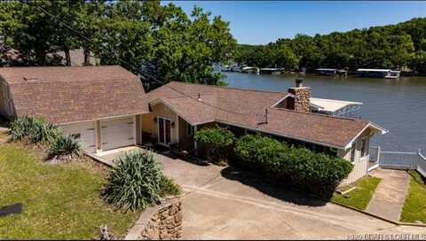 221 Liahona Street, Sunrise Beach, MO 65079