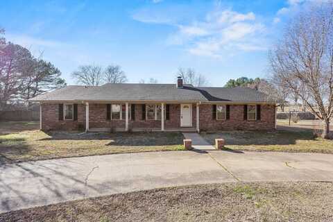 707 N Cedar, Morrilton, AR 72110