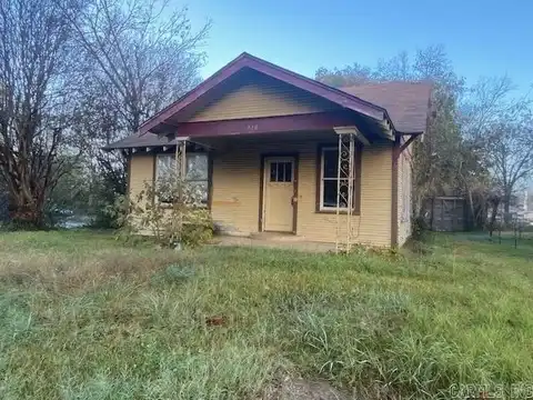 910 W 5th Street, Hope, AR 71801