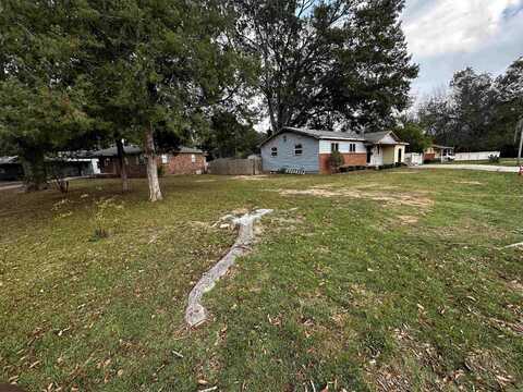 8404 Cunningham Lake Road, Little Rock, AR 72205