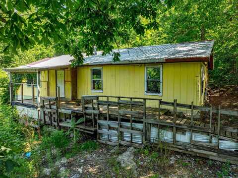 250 Loop Rd, Locust Grove, AR 72550