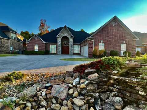 144 Marseille Drive, Maumelle, AR 72113