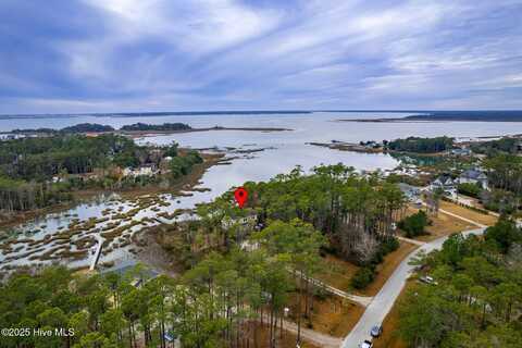 113 Queen Annes Lane, Beaufort, NC 28516