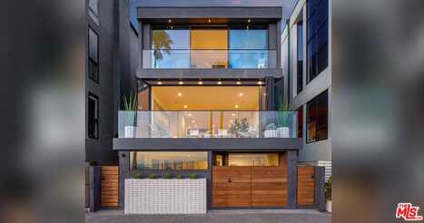 2811 Ocean Front Walk, Venice, CA 90291