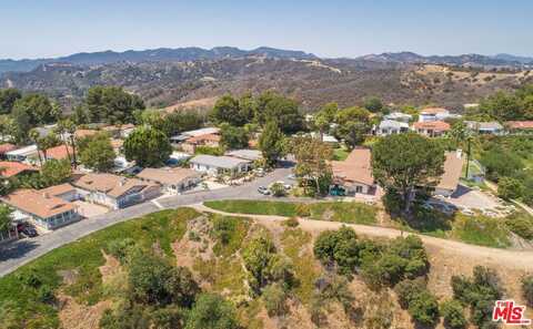 138 Pueblo Ln, Topanga, CA 90290