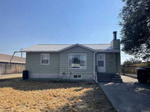 1215 Amoretti Street, Thermopolis, WY 82443