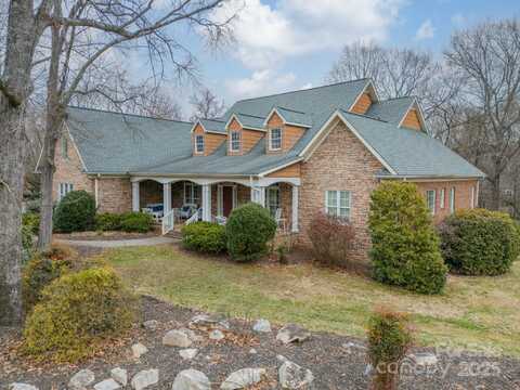 5218 Shadow Pond Lane, Charlotte, NC 28226