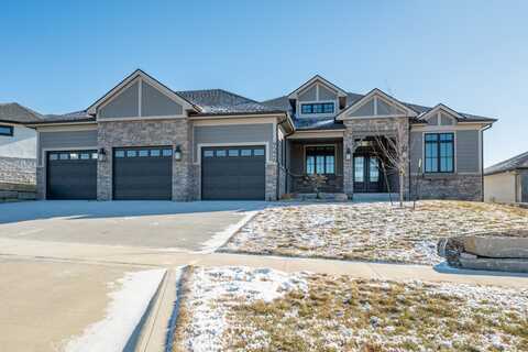 9226 Cedar Ridge Drive, West Des Moines, IA 50266