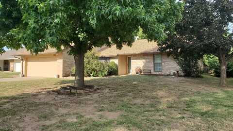 2913 Candlestick, Enid, OK 73703