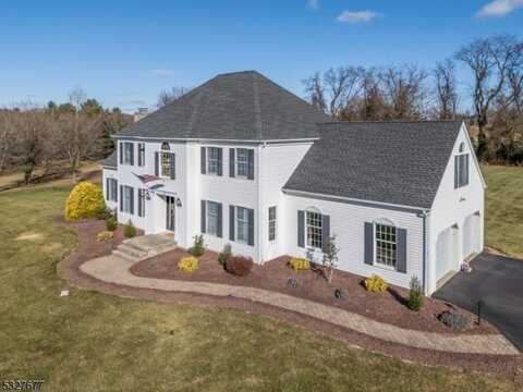 6 Bridle Ln, Washington, NJ 07882