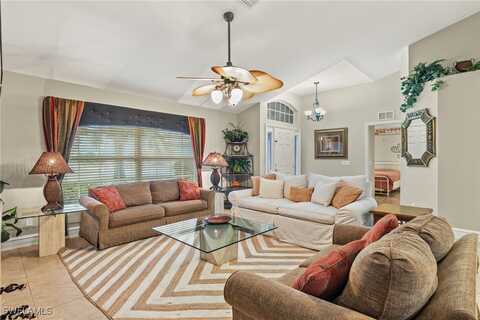 2717 Chiquita Boulevard S, Cape Coral, FL 33914