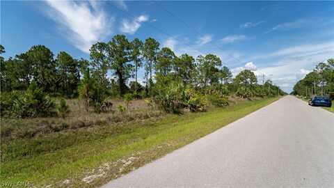 2433 62ND Avenue NE, Naples, FL 34120