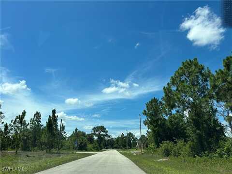 528 Brue Avenue S, Lehigh Acres, FL 33974