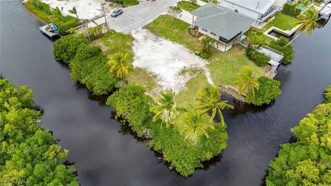 1276 Grand Canal Drive, Naples, FL 34110