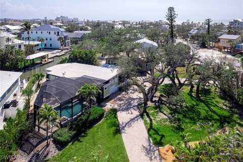 131 Falkirk Street, Fort Myers Beach, FL 33931
