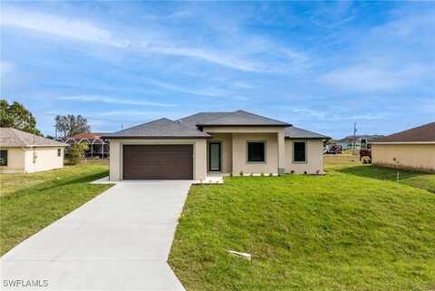 910 Atherton Avenue, Lehigh Acres, FL 33971