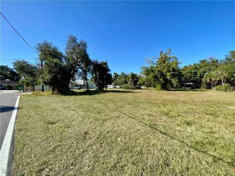 3203 Edgewood Avenue, Fort Myers, FL 33916
