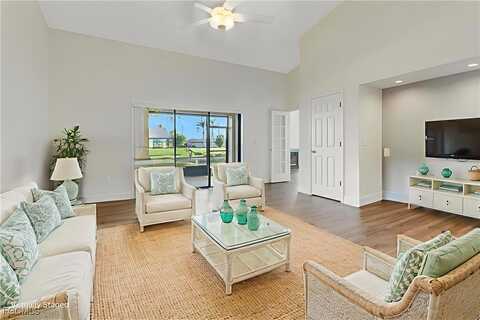 2110 SE 10th Terrace, Cape Coral, FL 33990